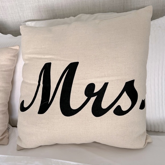 Borgata Mr & Mrs Pillows, Set of 3 - Picture 5 of 9